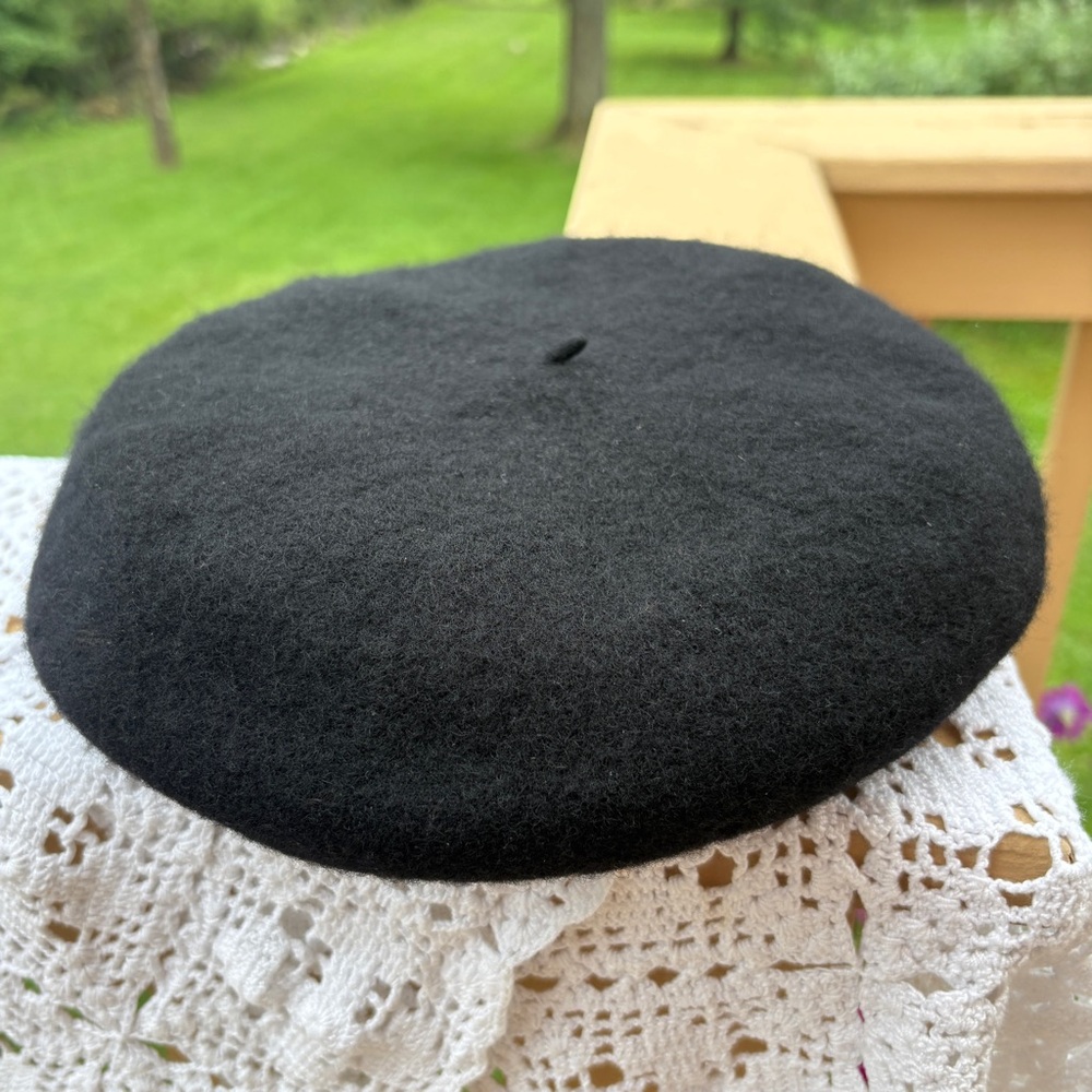 Vintage ARIS 100% Lambswool Artist Beret Hat Cap – Classic Black